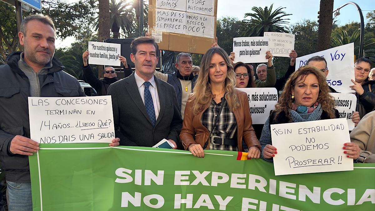 El PP ignora las demandas de los quiosqueros y pone en peligro su futuro con nuevas bases concesionales