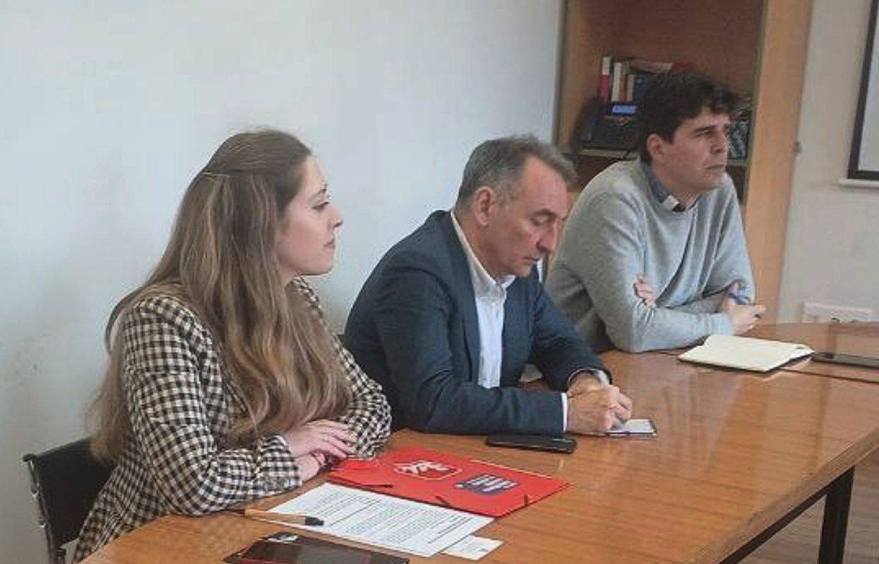 Enrique Santiago tacha de “irresponsabilidad supina” el rechazo del PP a la quita de la deuda y lo achaca a que “todo les vale para organizar ruido y dificultar la actividad del Gobierno”