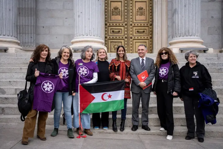 El Grupo Plurinacional Sumar abre el camino para “saldar la deuda histórica con el pueblo saharaui” pese al ‘no’ del PSOE y que los nacidos bajo administración española opten a la nacionalidad