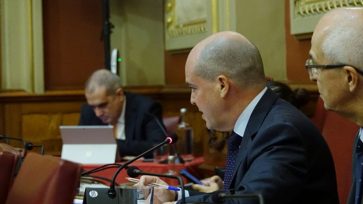 VOX en Santa Cruz de Tenerife consigue, con los votos en contra del PSOE, el incremento del número de plazas de 0 a 2 años en las escuelas infantiles municipales