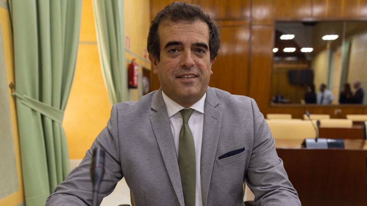 VOX denuncia el "deterioro generalizado" del IES Reyes Católicos de Vélez-Málaga y exige una inmediata evaluación de riesgos estructurales
