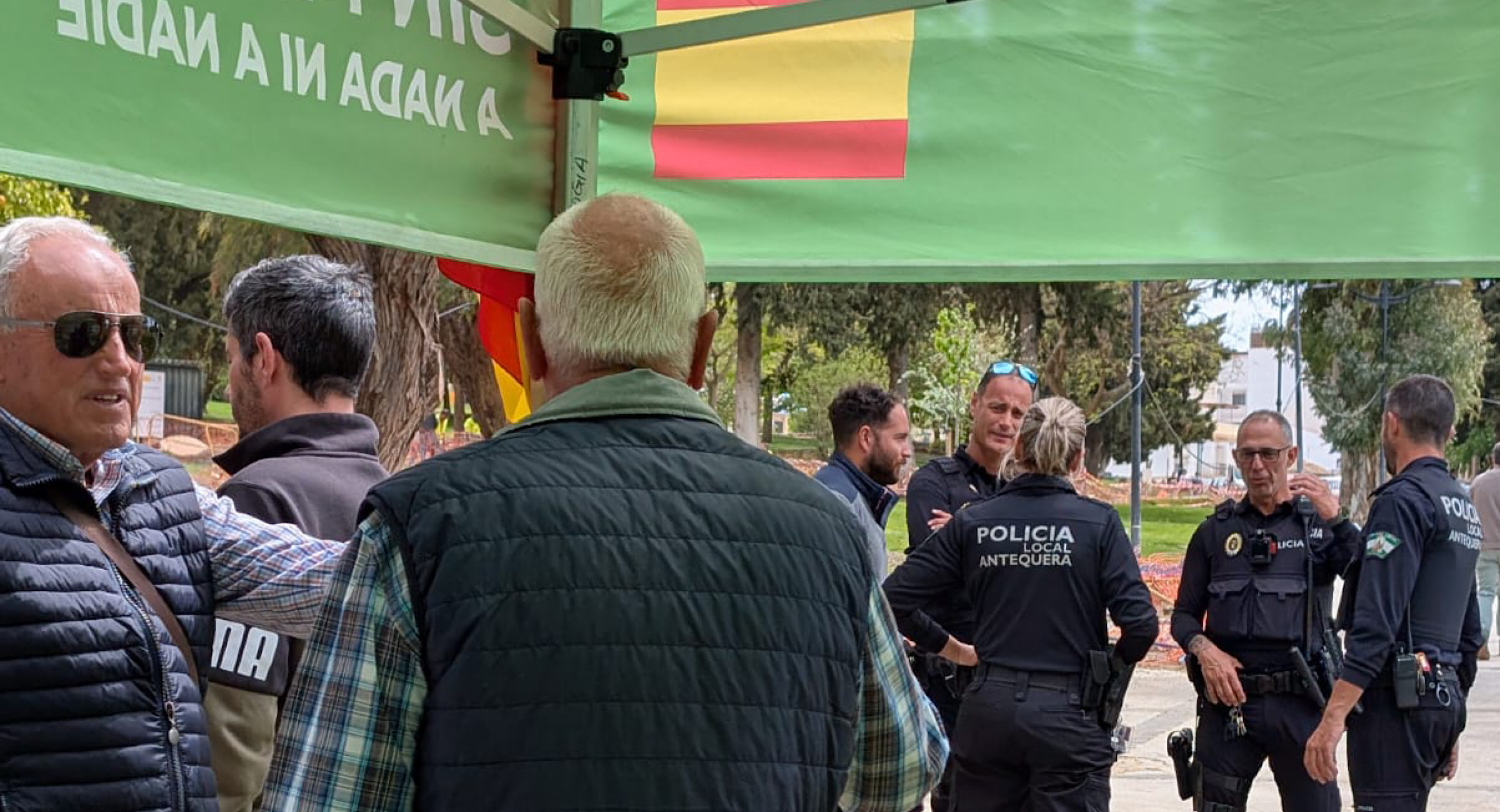 VOX sufre una agresión en plena calle mientras defendía la libertad en Antequera