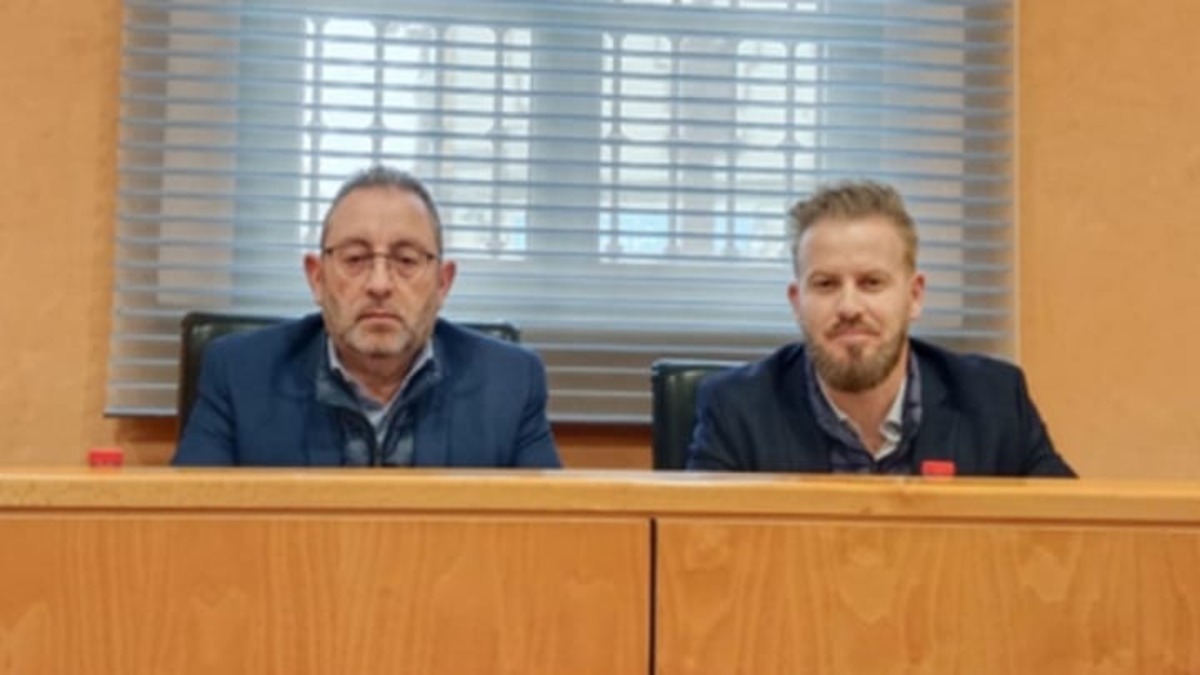 VOX reclama equiparar el horario del Metrobus de Dos Hermanas con el Metro para la Feria de Sevilla, “encontrándose con la respuesta negativa del PSOE”