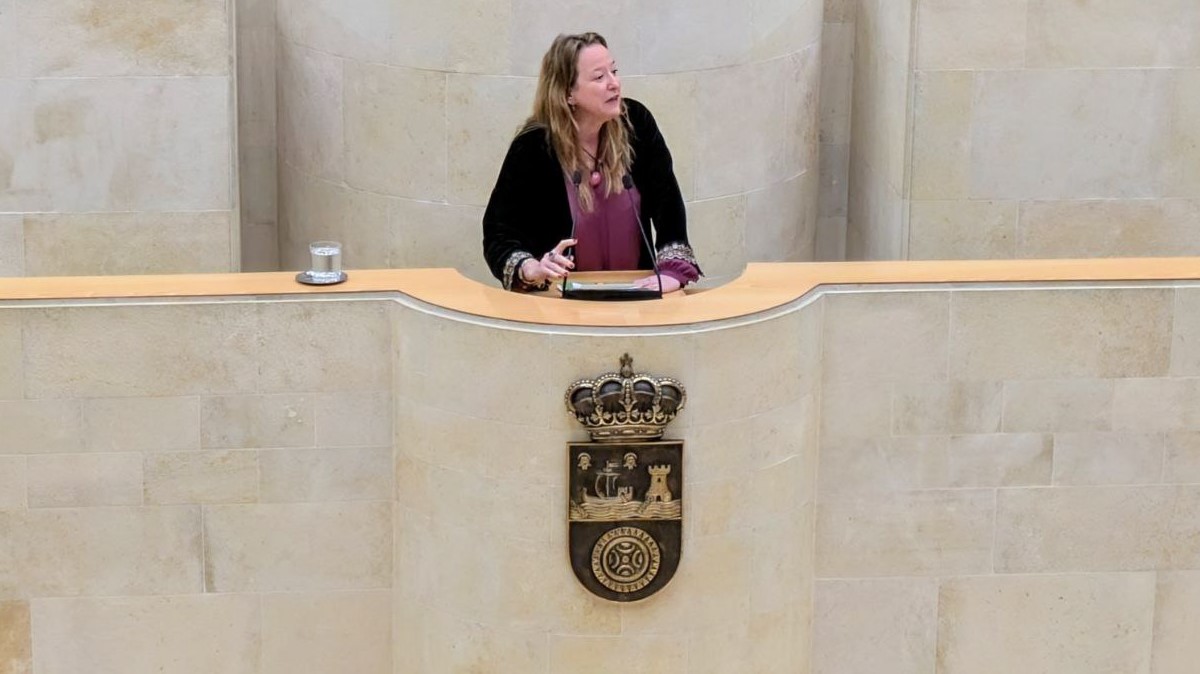 VOX logra el respaldo del Parlamento para rechazar el reparto obligatorio de menores inmigrantes y procurar su retorno a los países de origen