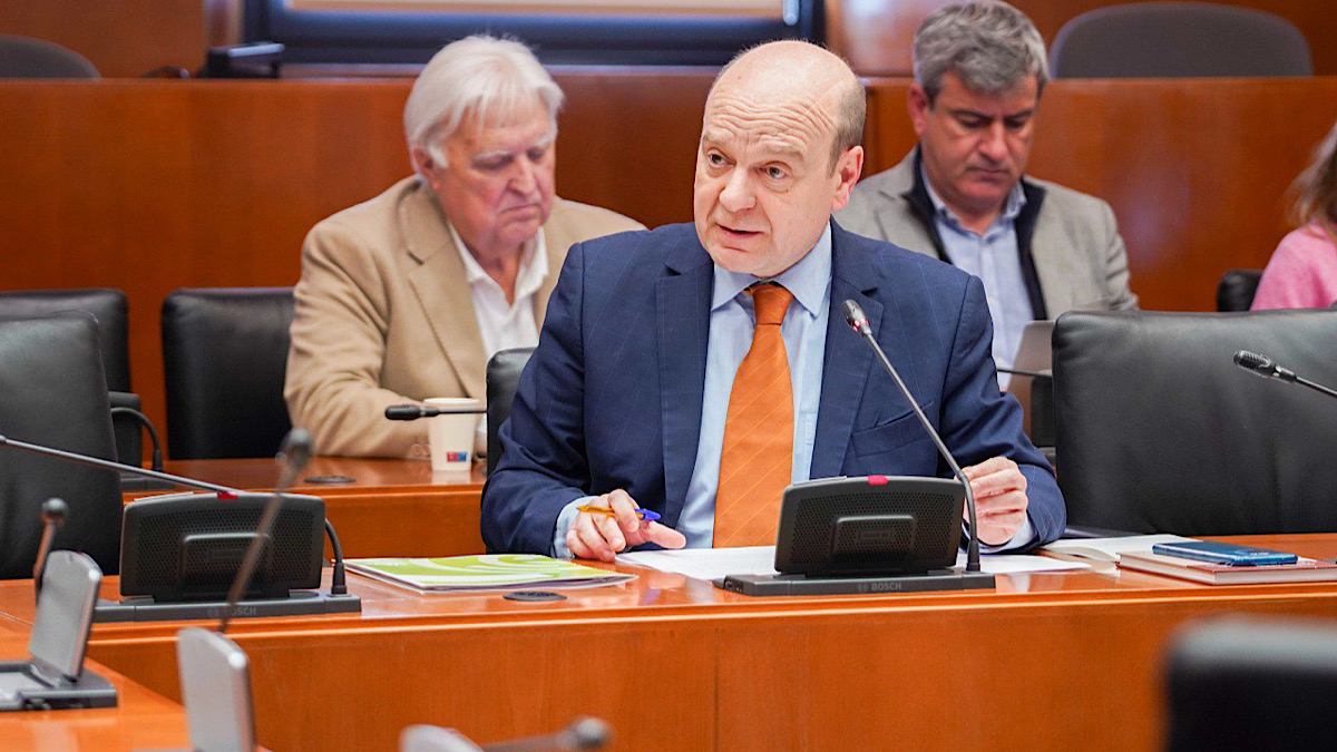 VOX denuncia las amenazas que comprometen el futuro del sector porcino en Aragón