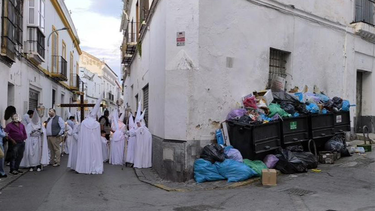 VOX se suma a los empresarios sanluqueños y lamenta la falta de implicación del “desgobierno de IU” con la Semana Santa