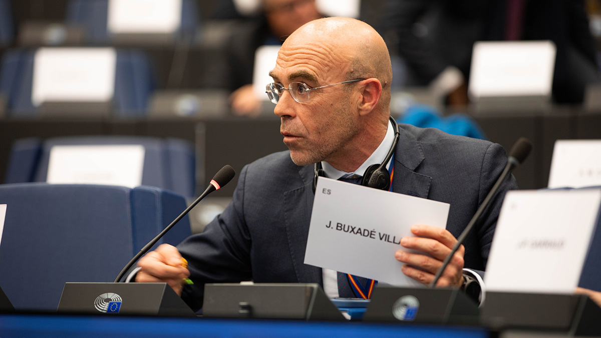 Buxadé a los eurodiputados socialistas: "Van a por un estado de impunidad para Sánchez y su familia"