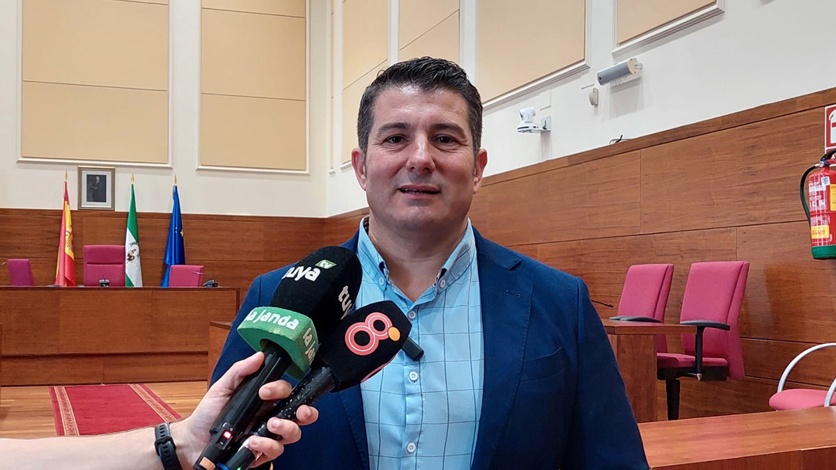 VOX lamenta que Román insista en unos Plenos vacíos de contenido y gestión en los que no se avanza en los proyectos importantes para Chiclana