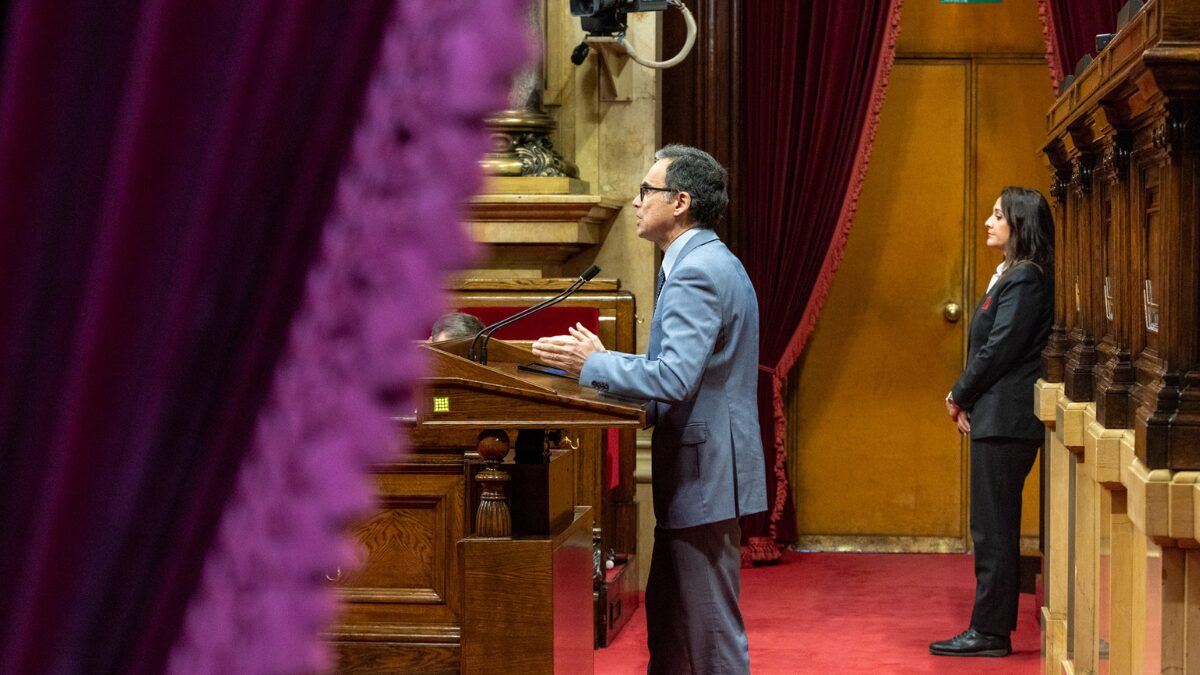 VOX exige derogar el Pacte Nacional per la Llengua y todas las normativas que amparan el uso exclusivo del catalán en todos los ámbitos