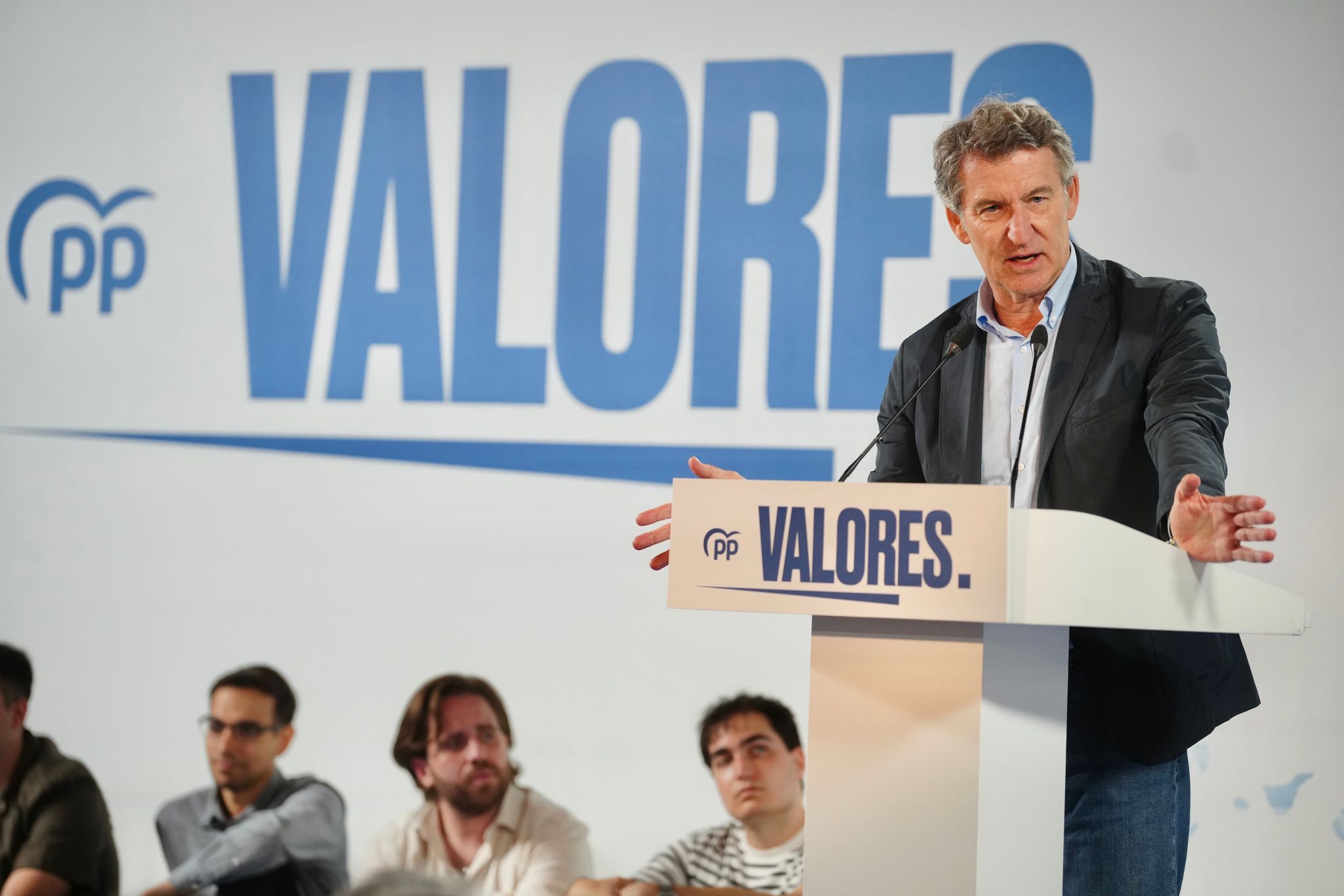 Feijóo reivindica el derecho del PP a salir a la calle contra el Gobierno y avisa a Sánchez de que mañana una “mayoría de cambio” llenará Madrid  