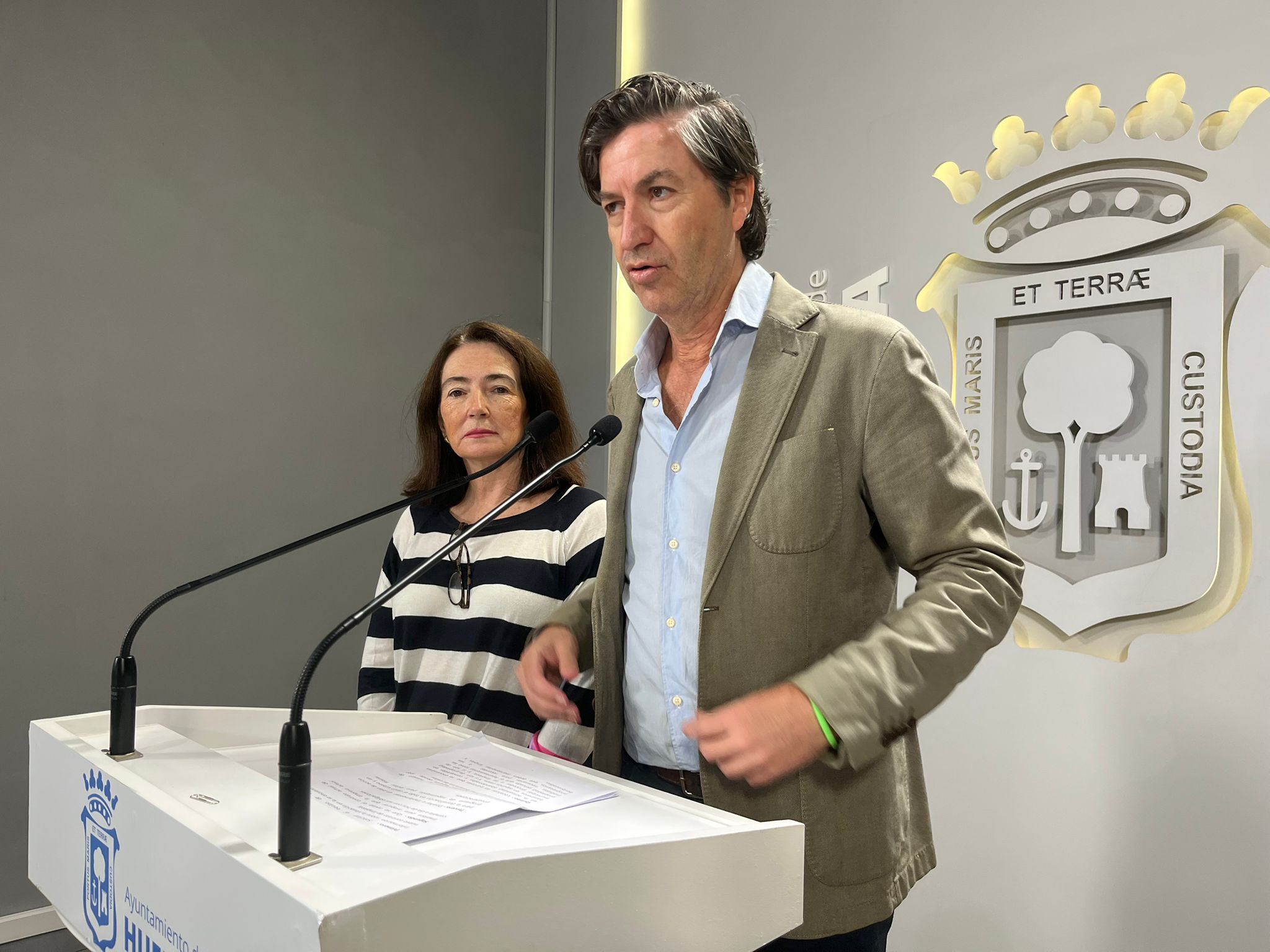 VOX urge al equipo de Gobierno a cerrar de una vez el nuevo contrato ante la falta de limpieza en la ciudad y el aumento de ratas