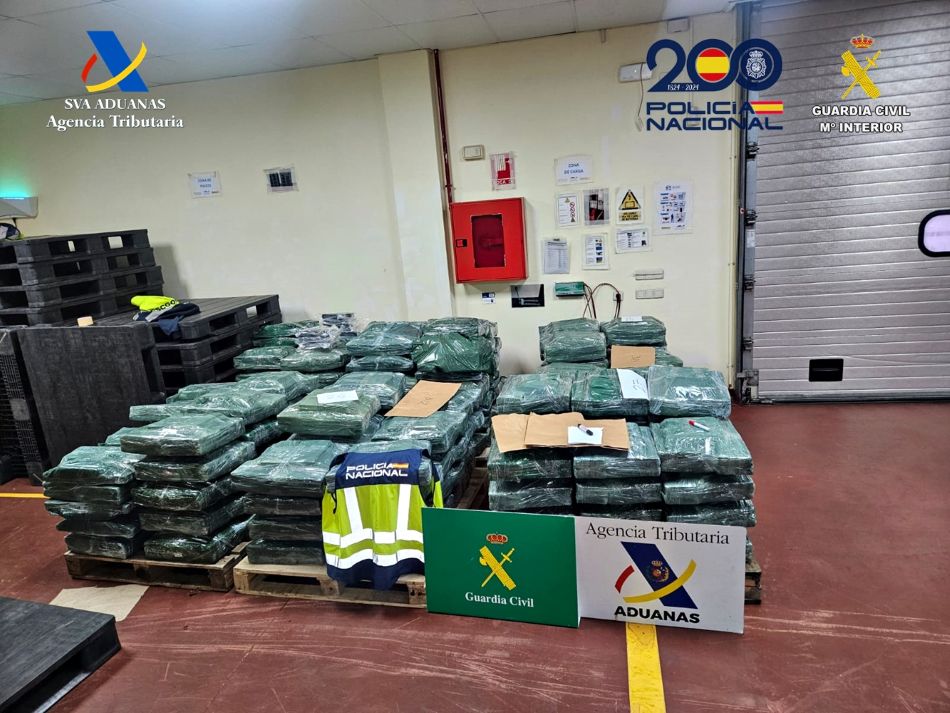 Intervenidas más de dos toneladas de cocaína escondida entre fruta en el puerto de Valencia: Ministerio de Hacienda