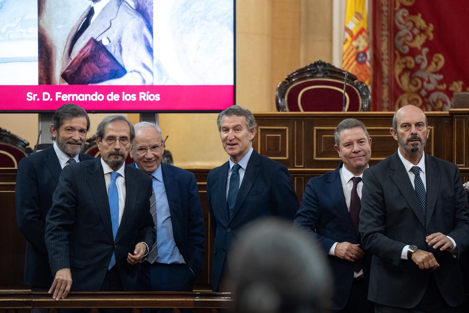 Feijóo asiste al homenaje a Javier Lambán en el Palacio del Senado 27.11.2025