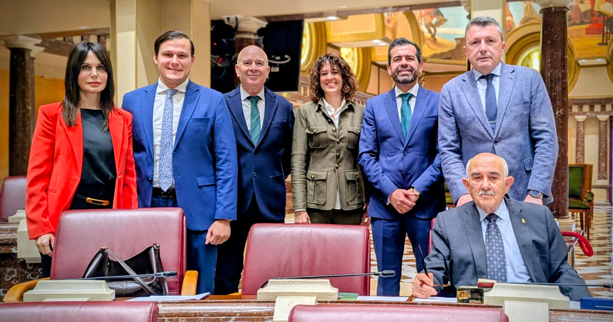VOX exige en la Asamblea la derogación del decreto de Sánchez que prioriza a inmigrantes ilegales en la sanidad