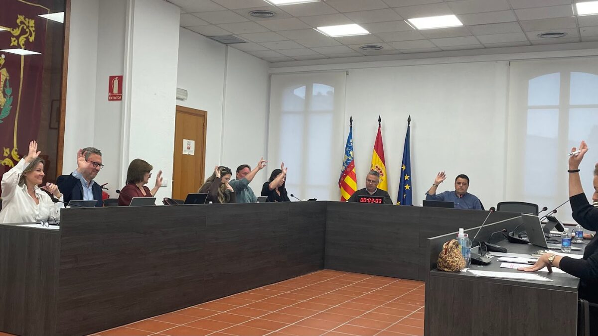 VOX Rocafort logra aprobar su moción para rechazar los acuerdos de la SAREB con okupas