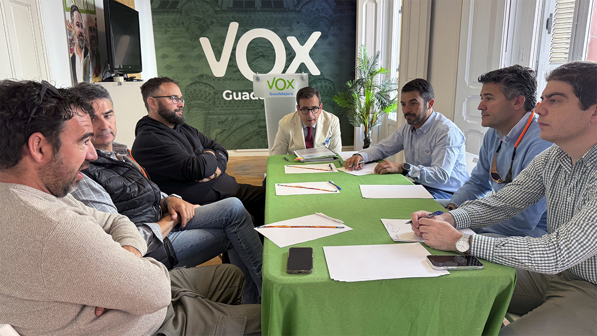 VOX Guadalajara traslada su apoyo al sector primario tras reunirse con ADECGU