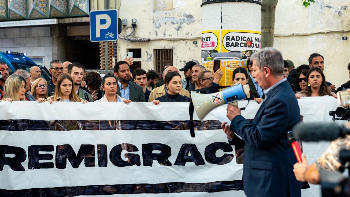 VOX denuncia la vergonzosa acción de la CUP y el Ateneu tras reventar el homenaje a la mujer degollada en Esplugues de Llobregat