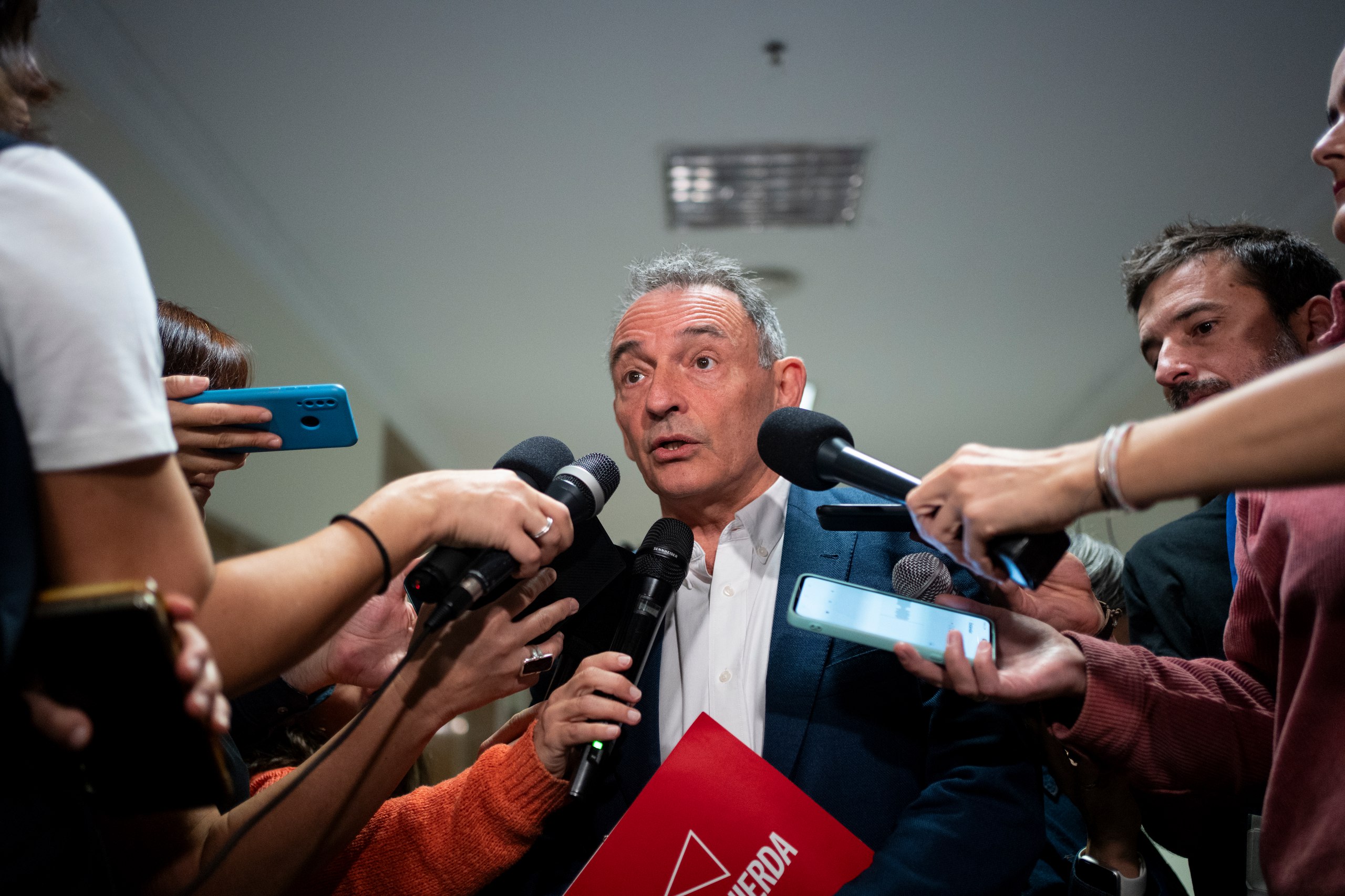 Enrique Santiago señala sobre la investigación abierta a Zapatero que deben “regularse bien las actividades de los expresidentes” y deja claro que “cobrar por gestiones políticas es delito”