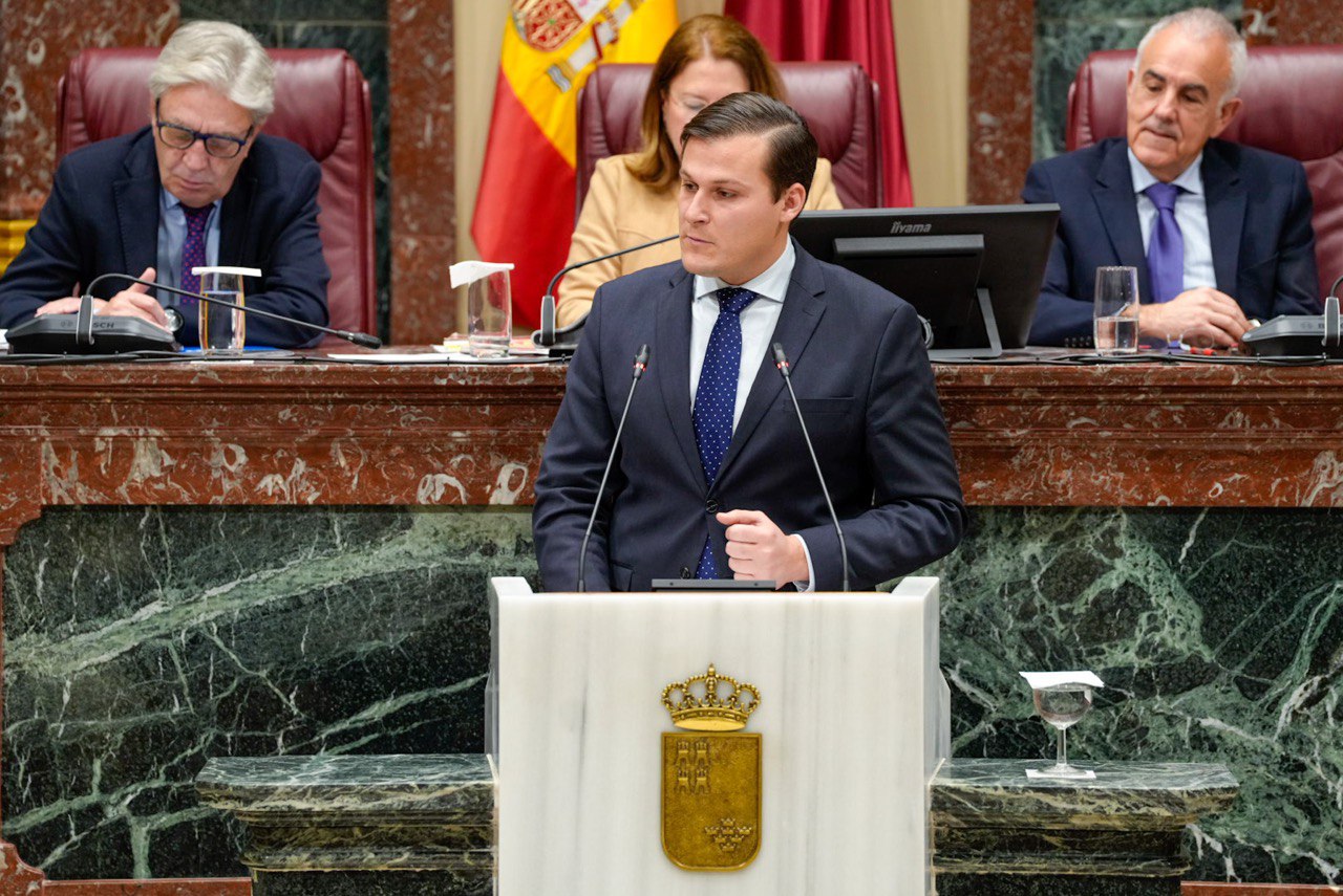 VOX exige la comparecencia de Pedreño por la trama de las prótesis caducadas del SMS