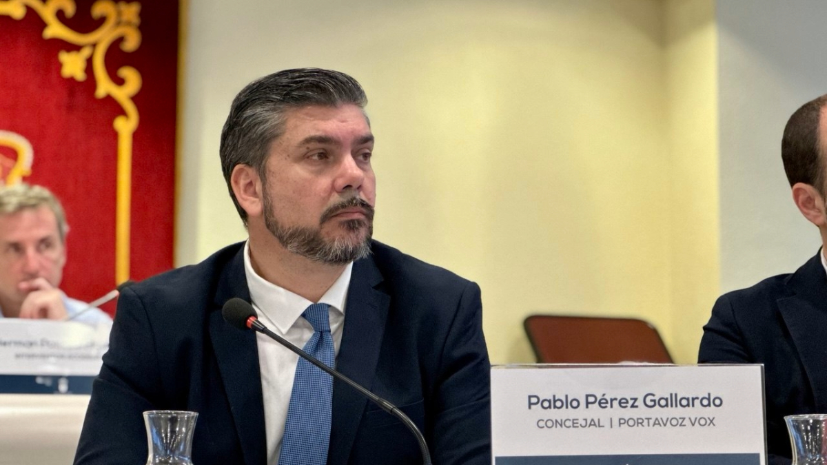 VOX Majadahonda es el único grupo que rechaza la regularización masiva frente a la izquierda y un PP que sólo pide más recursos