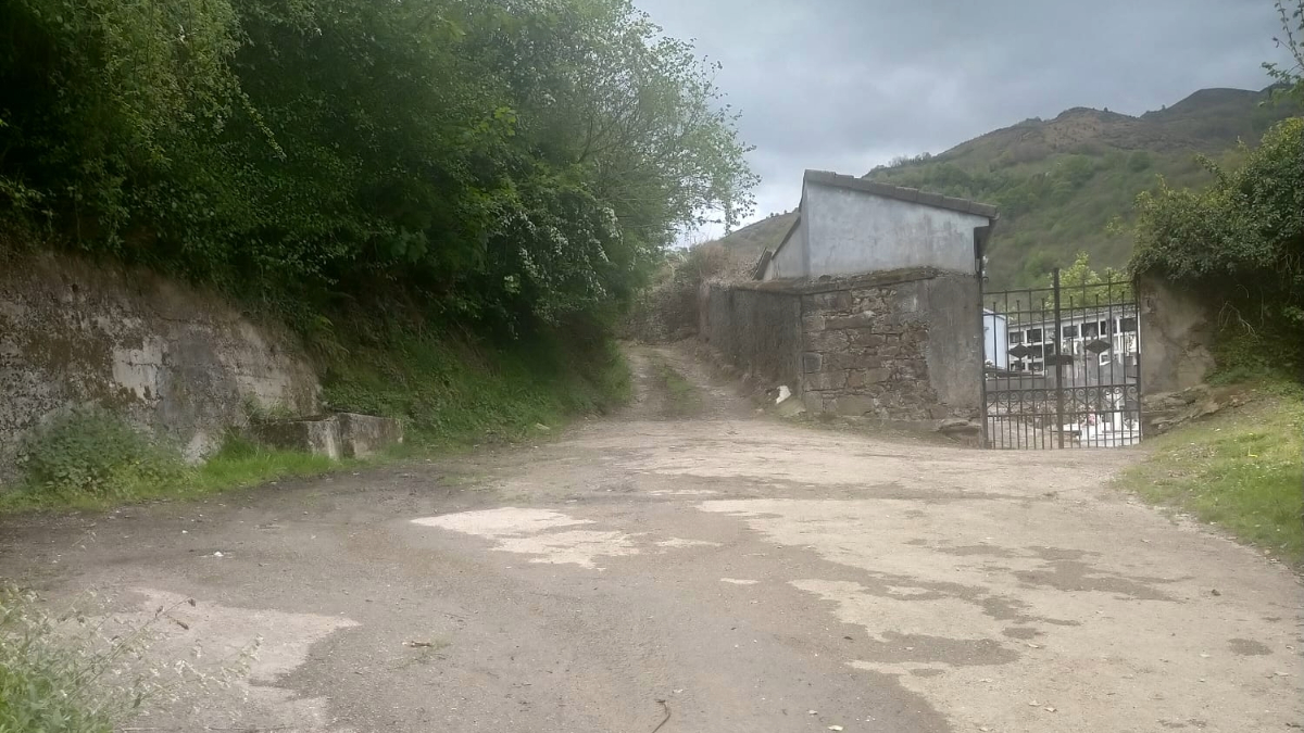 VOX Aller propone habilitar un aparcamiento en el entorno del cementerio de Cabañaquinta