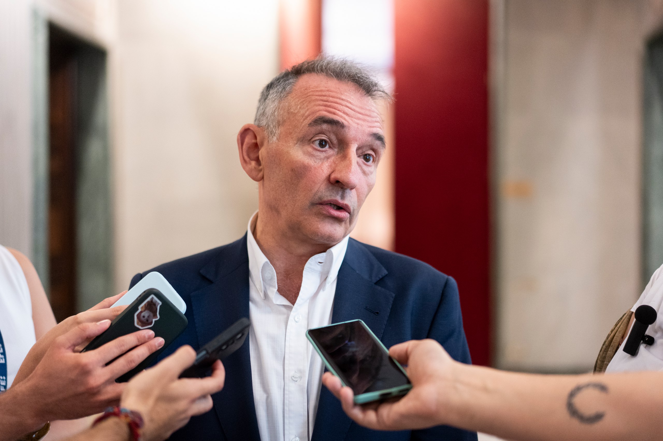 Enrique Santiago muestra su “profunda satisfacción” tras aprobar todos los grupos del Congreso una declaración institucional sobre el acuerdo de paz entre Armenia y Azerbaiyán