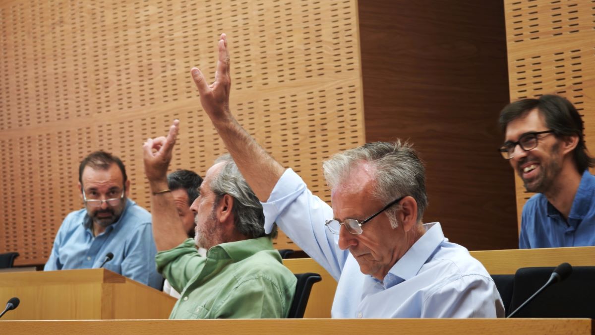 VOX denuncia que PP y PSOE salvan a Garay de la reprobación pese a su situación judicial