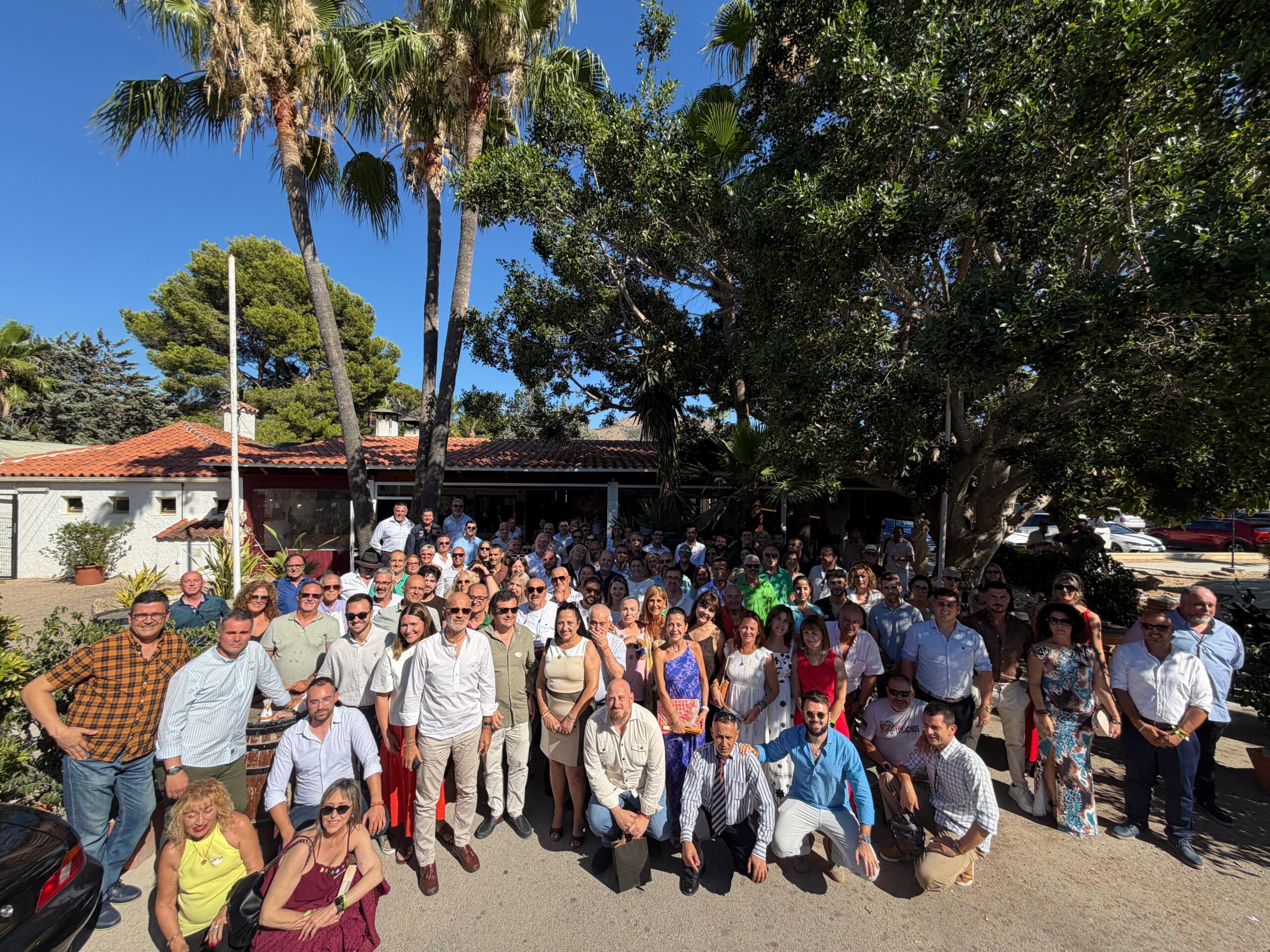 VOX ALICANTE DEMUESTRA SU FUERZA EN UN MULTITUDINARIO ENCUENTRO CON AFILIADOS Y SIMPATIZANTES EN LA MARINA