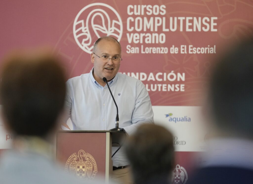 Tellado expresa las condolencias del PP a las víctimas del incendio de Almería y llama a la colaboración entre todas las administraciones