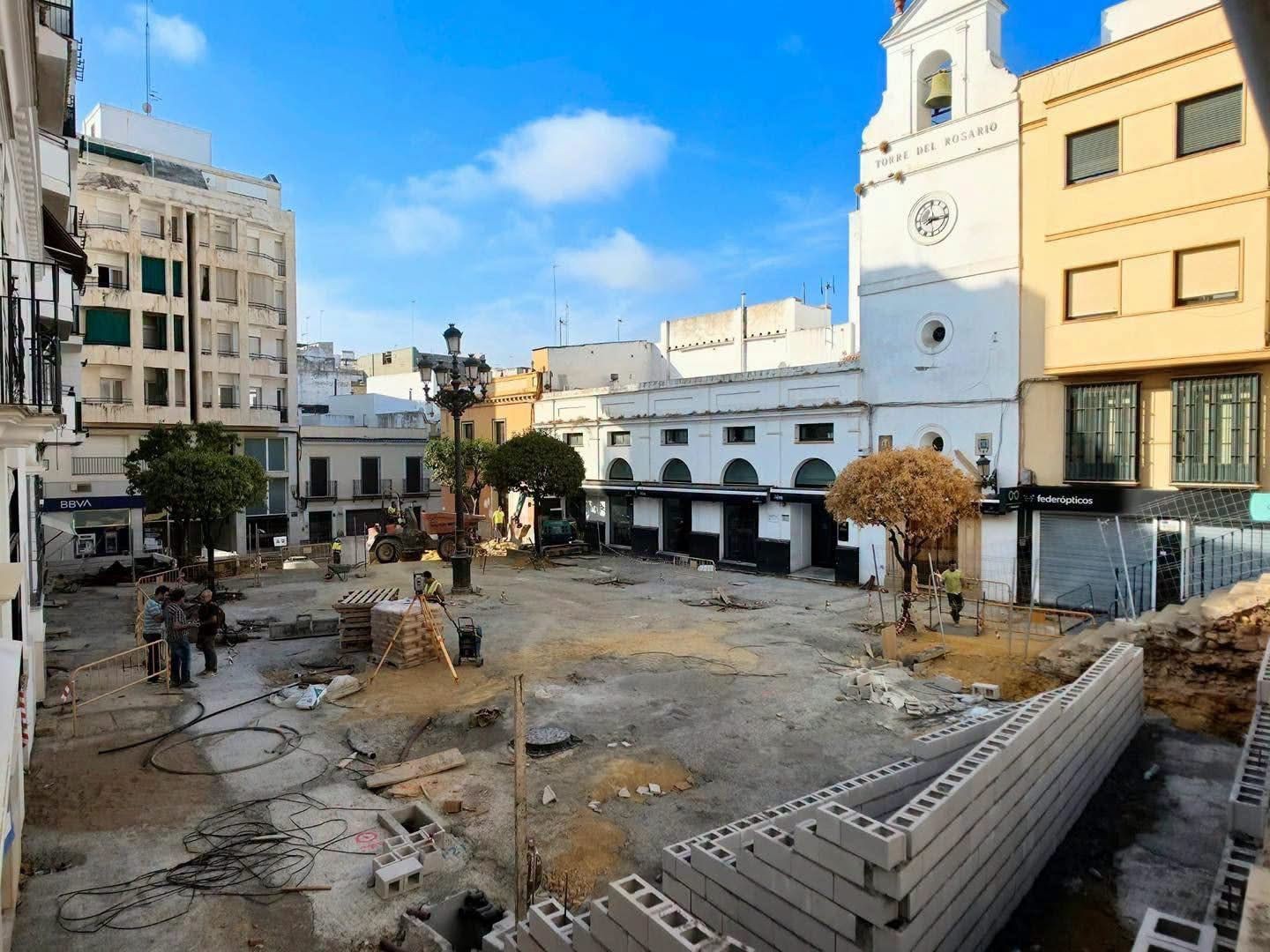 PSOE y AxSi han “matado” a los árboles de la plaza del Cabildo