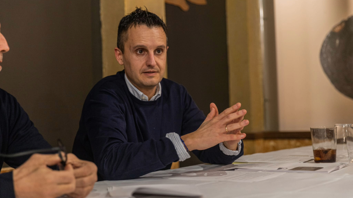 VOX Siero denuncia el atraco fiscal a los vecinos para regalar dinero a fondo perdido a la extrema izquierda internacional