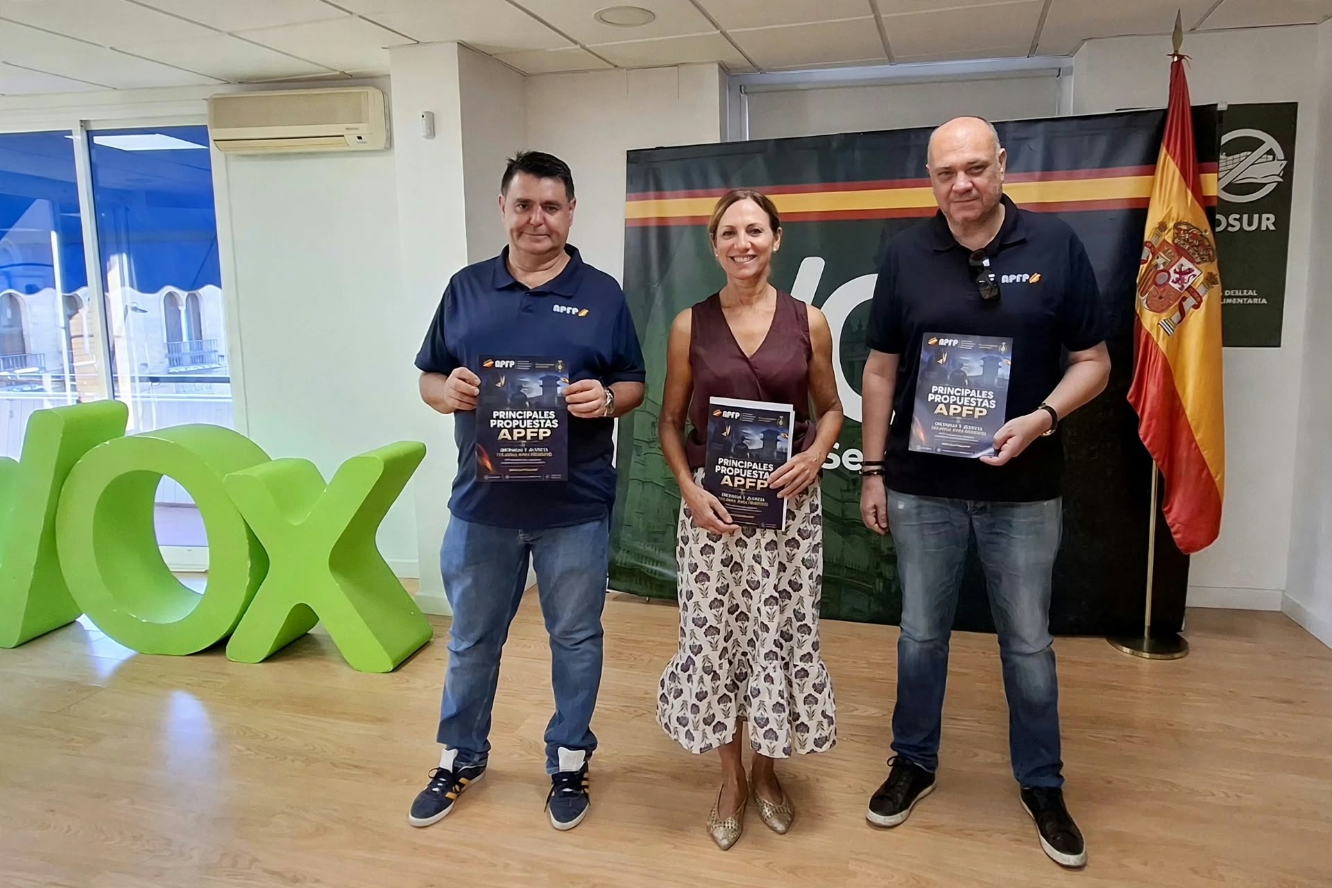 APFP traslada a VOX las urgencias de los funcionarios de prisiones: inseguridad en las cárceles y reconocimiento como agentes de la autoridad