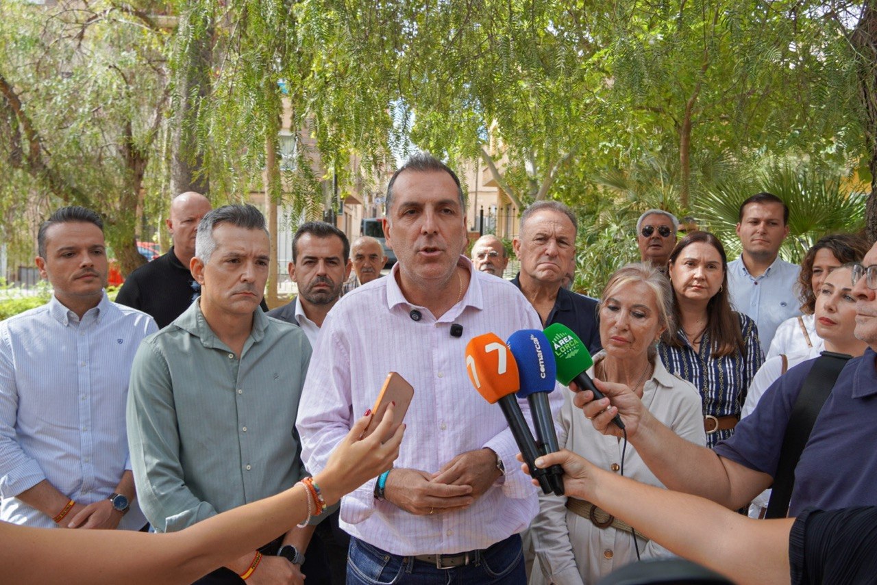 Samuel Vázquez exige “repatriación, deportación y remigración” tras la agresión a un hombre de 81 años en Lorca