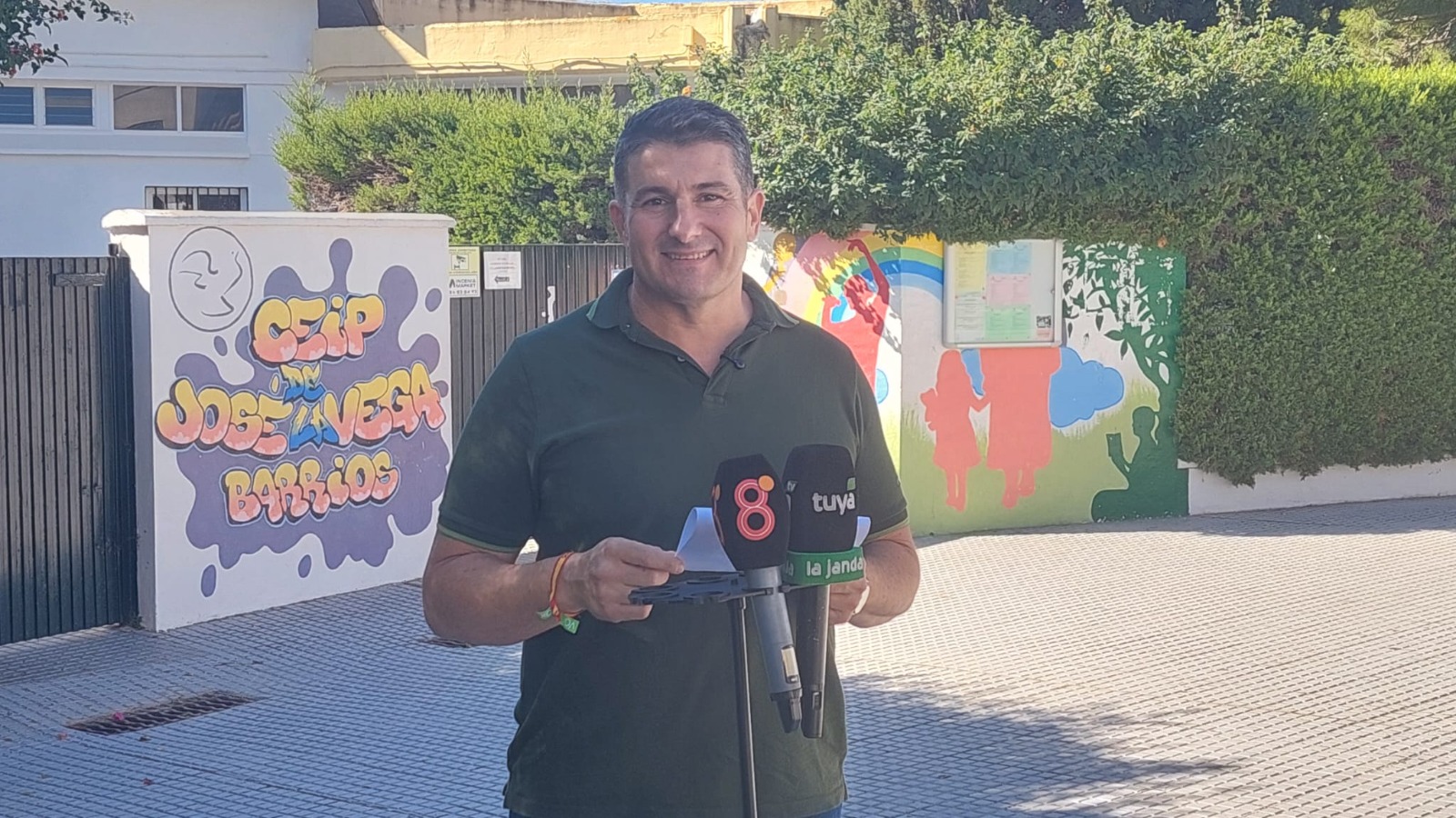VOX señala el lamentable estado del CEIP José de la Vega como ejemplo de que Román no ha cumplido a tiempo con el mantenimiento de los colegios