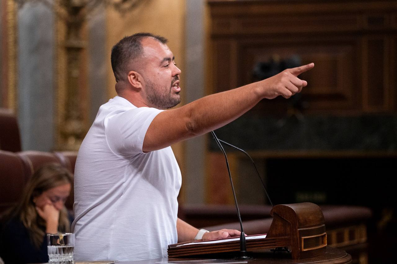 Nahuel González (IU) echa en cara en el Congreso a Vox su “cobardía” con los menores migrantes en Ceuta y recuerda a Figaredo que “pidió ‘cazar’ a personas, a niños, y hoy es ya una realidad”