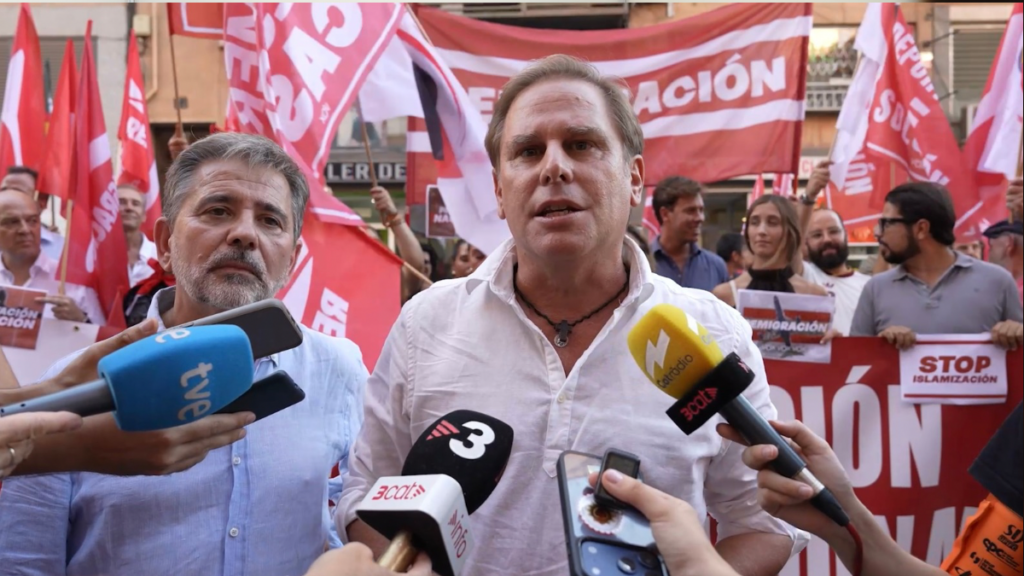VOX lleva a Lérida su ofensiva contra la islamización y la inmigración masiva