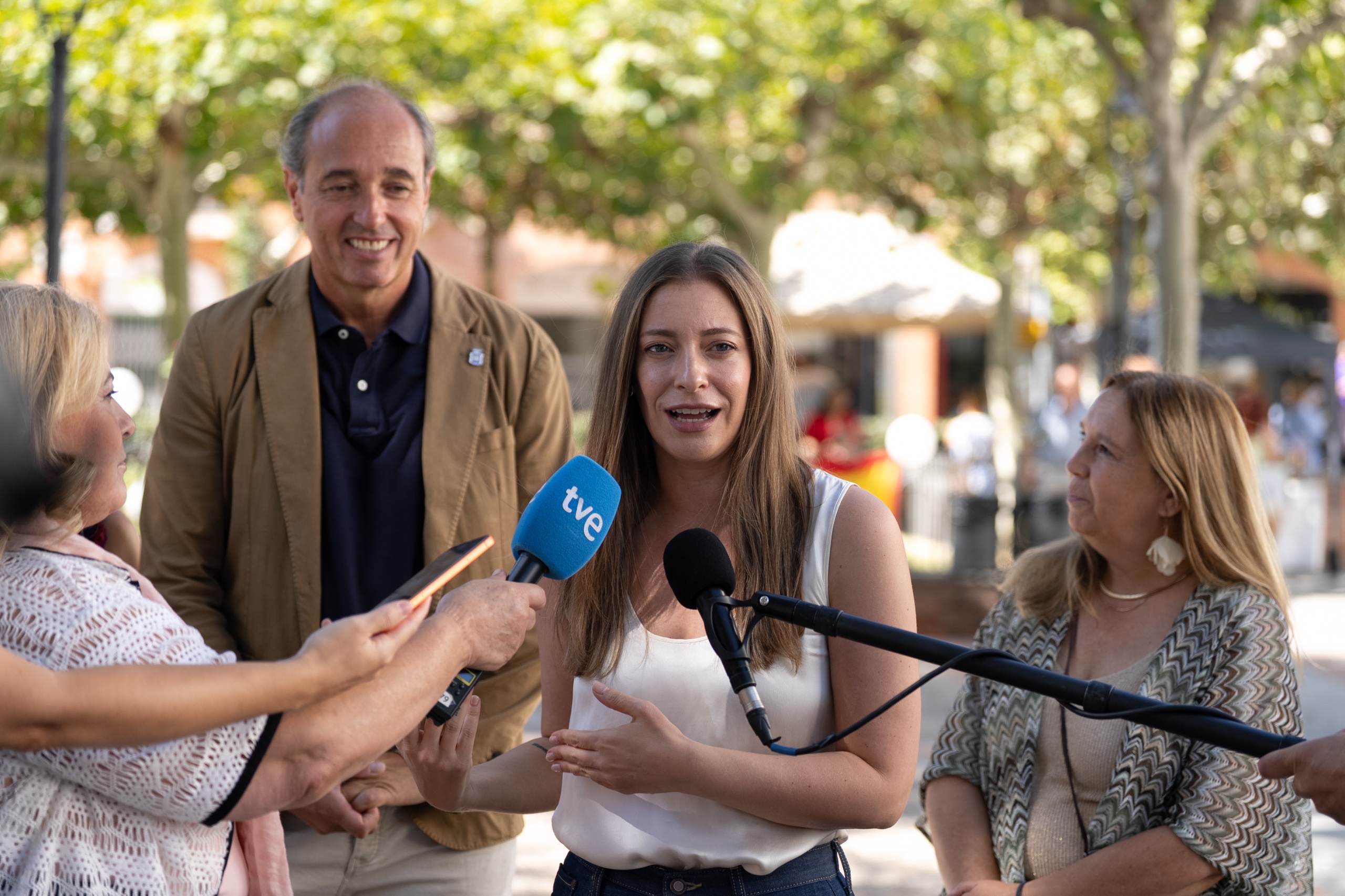 Muñoz reclama elecciones a Sánchez para que los españoles decidan entre un presidente que “favorece que pueda haber una invasión” y otro que “defienda a España”