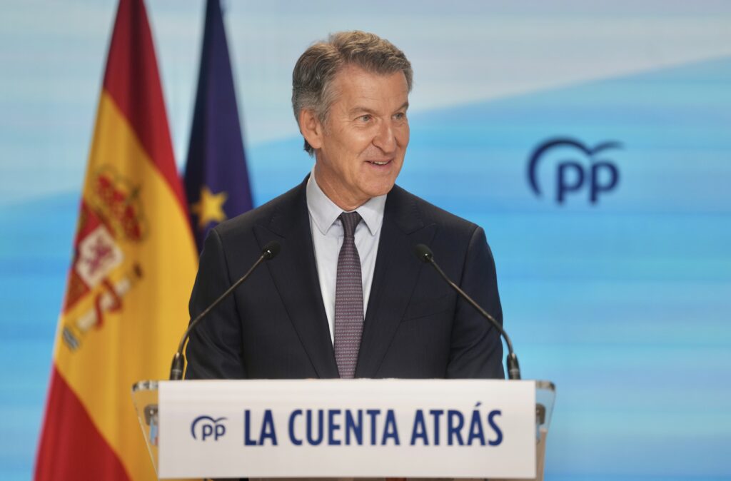 Feijoo anuncia deducciones para alquileres y aprobará en sus cien días las leyes para construir un millón de viviendas y desalojar okupas 