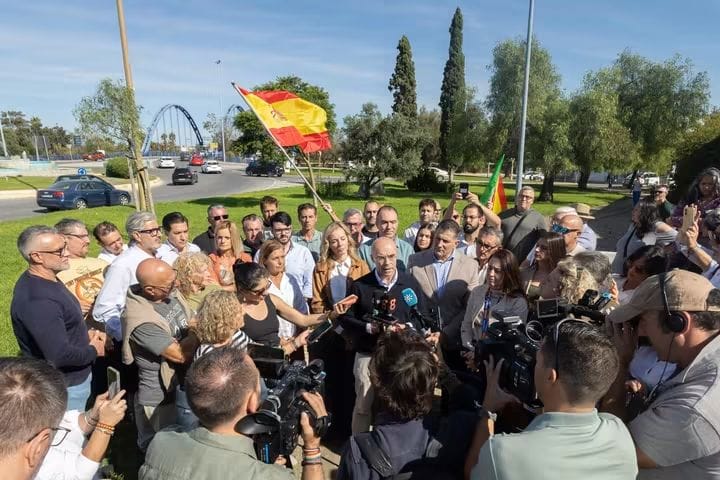 Buxadé denuncia en Cádiz que «las mafias del narcotráfico y la mafia socialista no pueden seguir gobernando España»