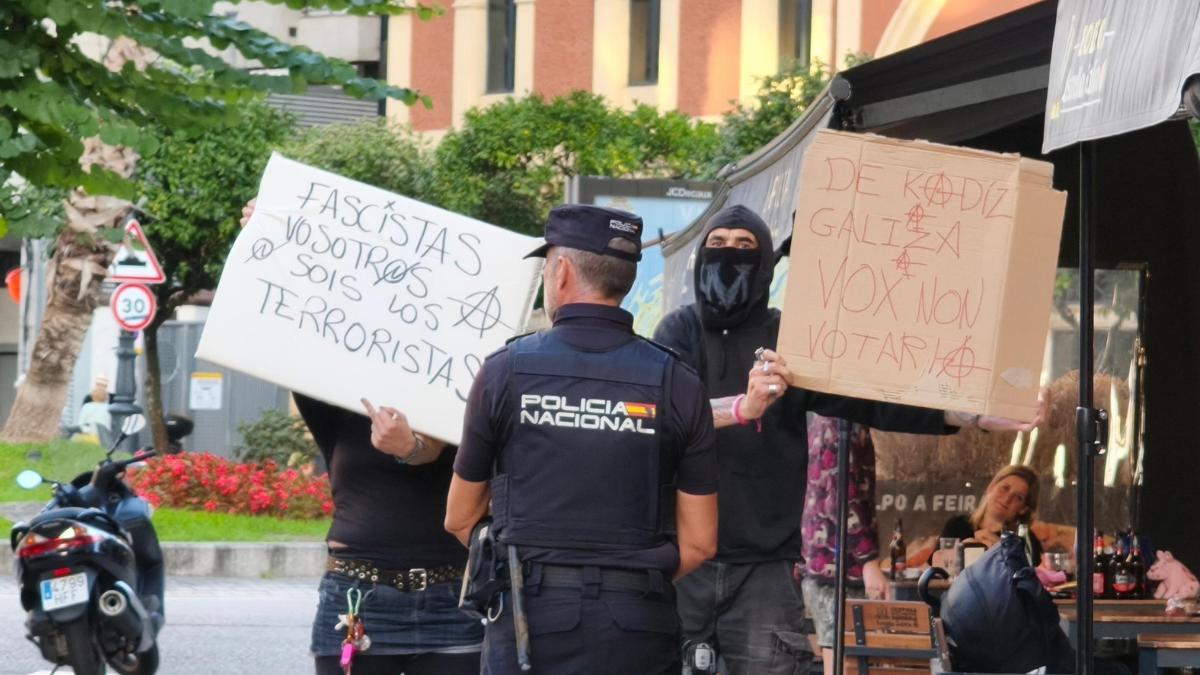 VOX denuncia ante el Juzgado de Vigo las coacciones e intimidaciones sufridas en su mesa informativa