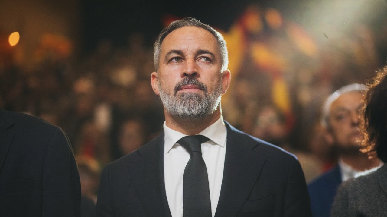 Abascal advierte desde Ávila de que VOX no callará “jamás” ante la tragedia ferroviaria: “Vamos a dejarnos la piel para que esto jamás vuelva a ocurrir”