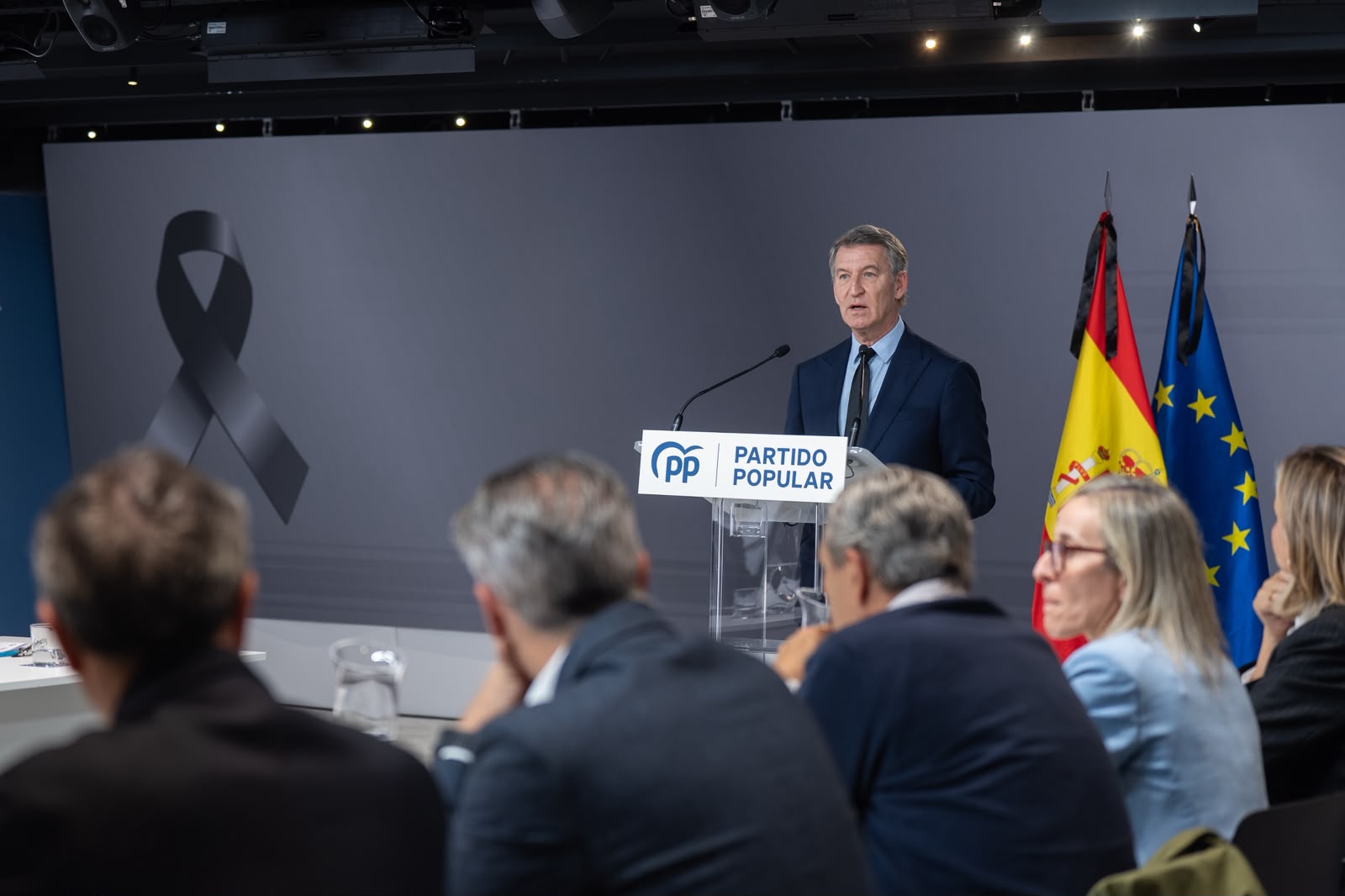 Feijóo apunta a las responsabilidades políticas: “Si no dimiten ellos, les dimitiremos en las urnas”